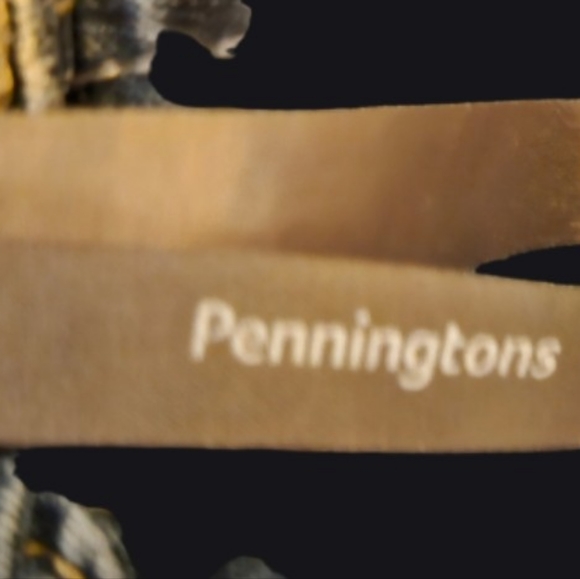 Penningtons Boot Leg Stretchy Jean with Button Up Back Pockets - Picture 4 of 9